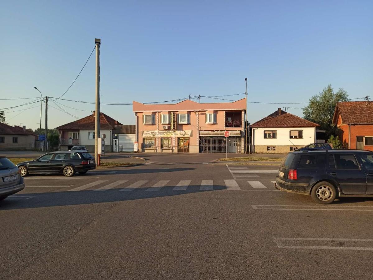 Royal Apartmani Bosanski Samac المظهر الخارجي الصورة